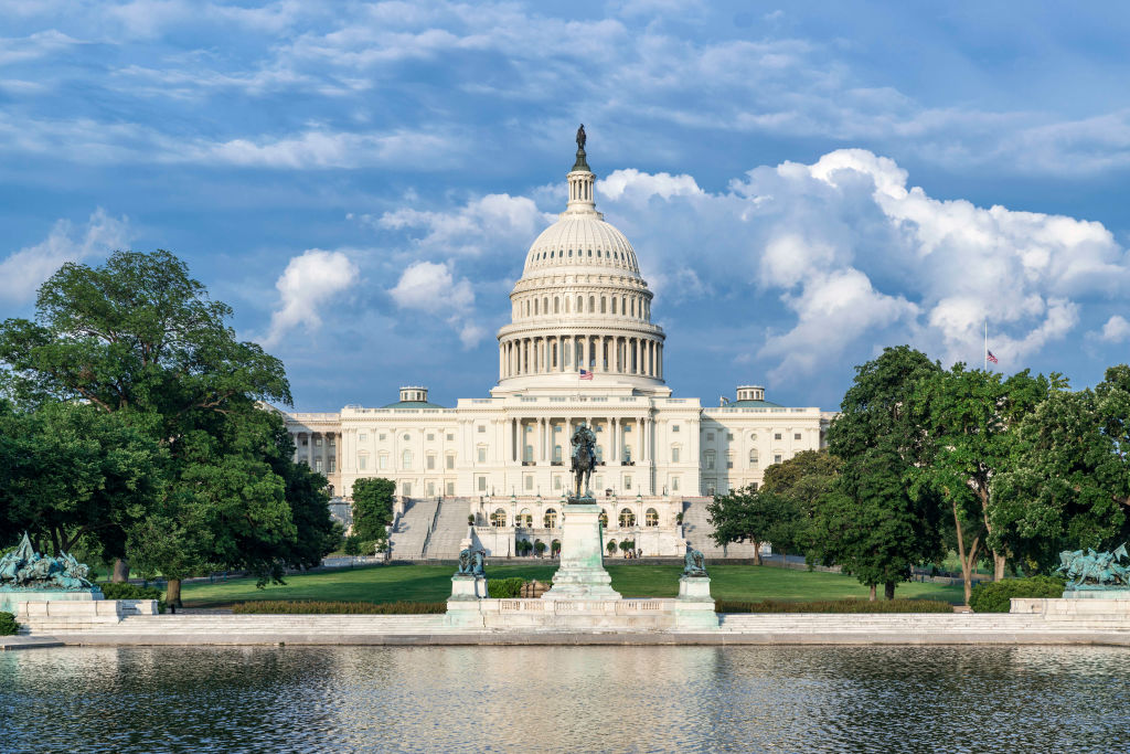 Reflecting pool, Ulysses S. Grant Memorial and US Capitol...