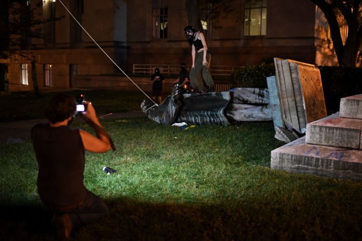 US-POLITICS-RACISM-STATUE-UNREST
