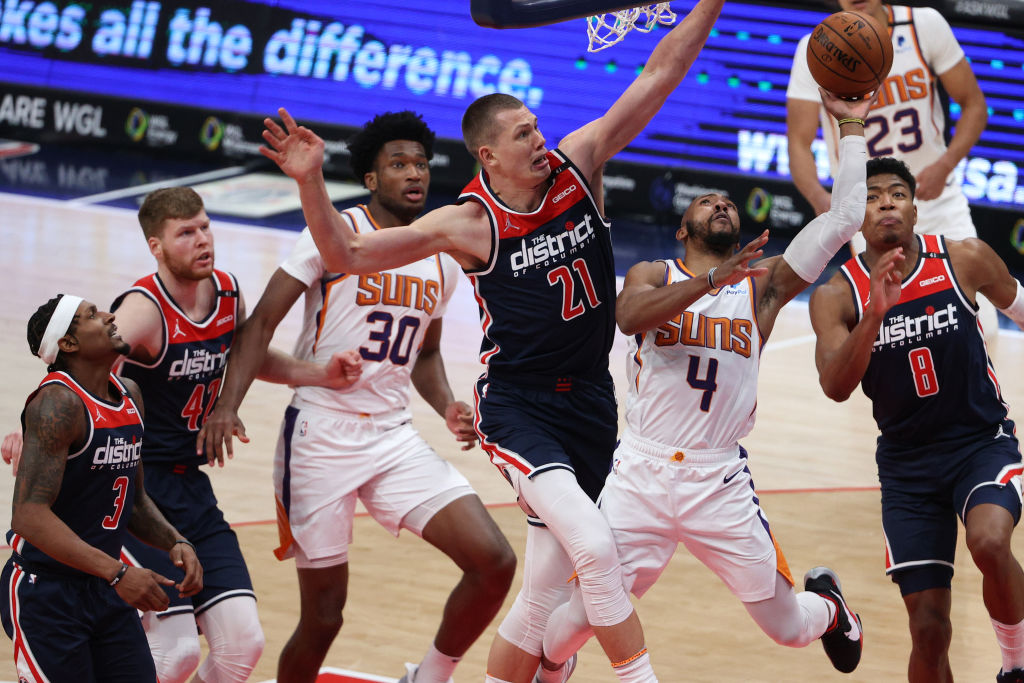 Phoenix Suns v Washington Wizards