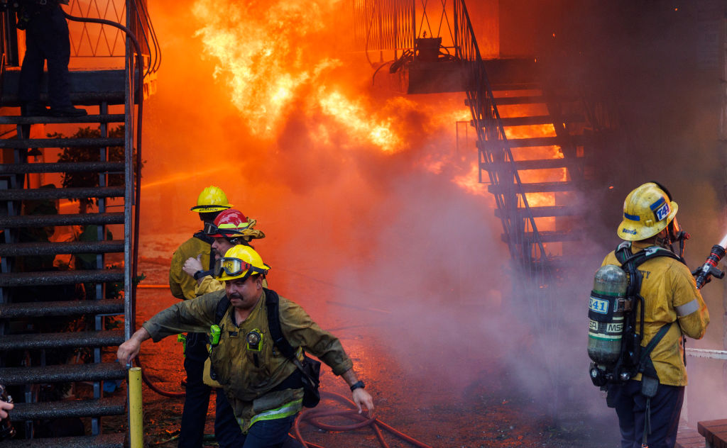 Eaton fire in Altadena, CA.